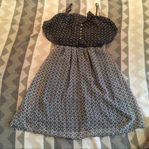 Women’s black and white sundress